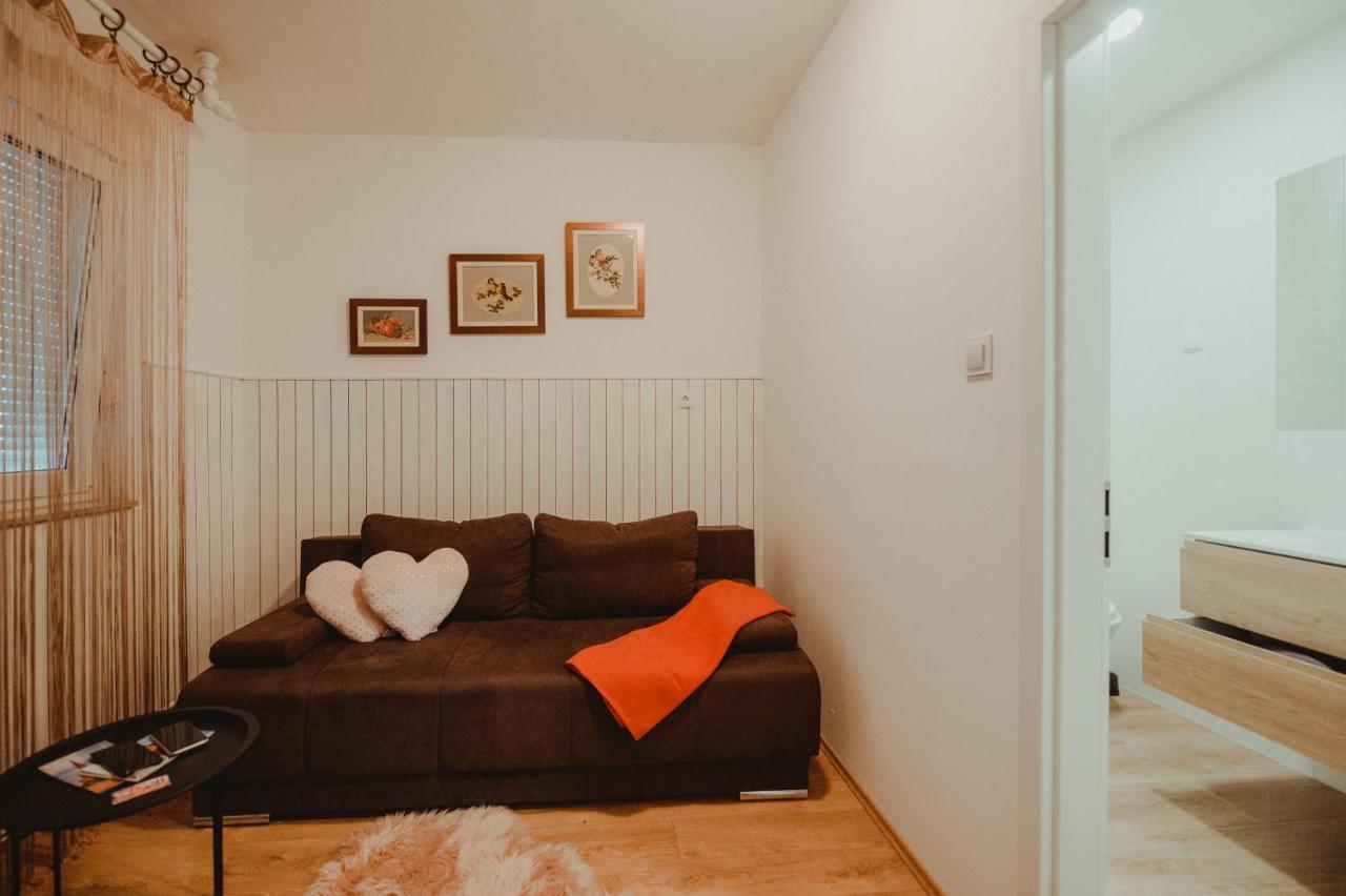 Apartman Lovric Dakovo Exterior photo